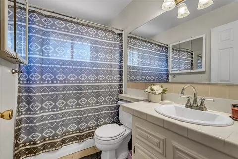 Bath - 45 Lyon Ave, Sanger, CA 93657 photo 2 of 3