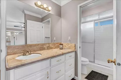 Bath - 45 Lyon Ave, Sanger, CA 93657 photo 1 of 3