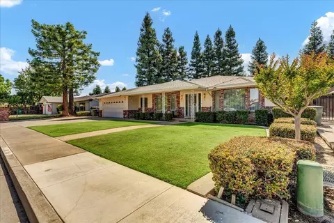 Exterior - 45 Lyon Ave, Sanger, CA 93657 photo 4 of 7