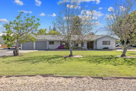 2745 E Goshen Ave NE, Visalia, CA 93292