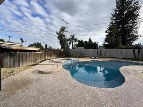 Exterior - 201 E Lois Ave, Tulare, CA 93274 photo 9 of 24