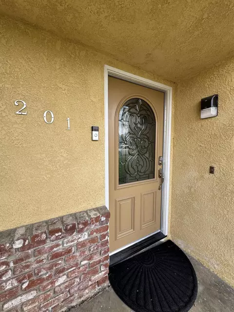 Entry Way - 201 E Lois Ave, Tulare, CA 93274 photo 1 of 2