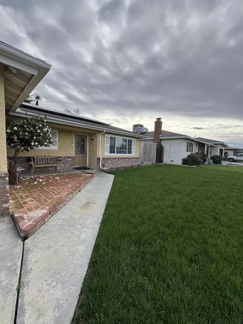 Exterior - 201 E Lois Ave, Tulare, CA 93274 photo 4 of 24