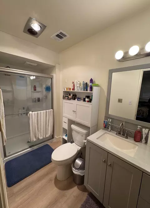 Bath - 201 E Lois Ave, Tulare, CA 93274 photo 5 of 5