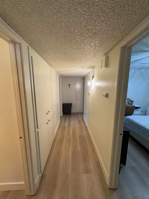 Entry Way - 201 E Lois Ave, Tulare, CA 93274 photo 2 of 2