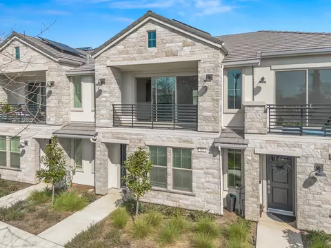 602 W Mahogany Ln, Clovis, CA 93612