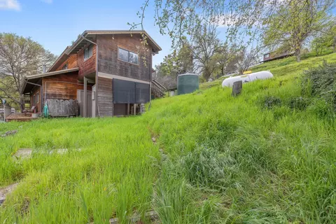 Exterior - 43677 Washburn Dr, Three Rivers, CA 93271 photo 16 of 31