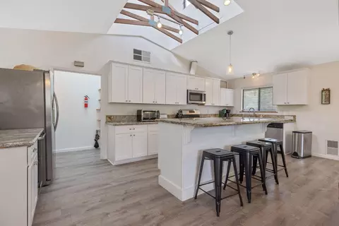 Kitchen - 43677 Washburn Dr, Three Rivers, CA 93271 photo 3 of 5
