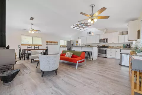 Living - 43677 Washburn Dr, Three Rivers, CA 93271 photo 5 of 5