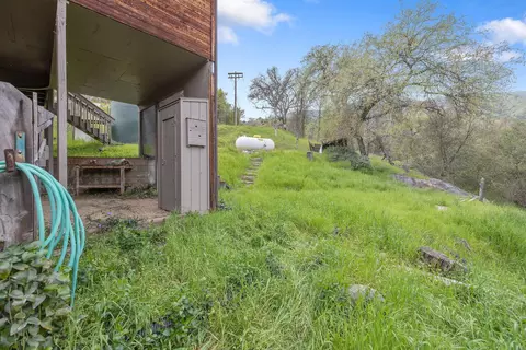 Exterior - 43677 Washburn Dr, Three Rivers, CA 93271 photo 15 of 31