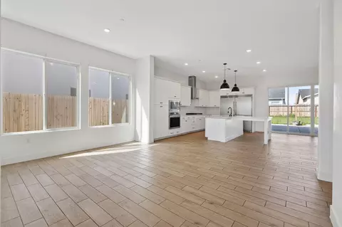 Living - 324 E Newton Ave, Visalia, CA 93291 photo 1 of 8