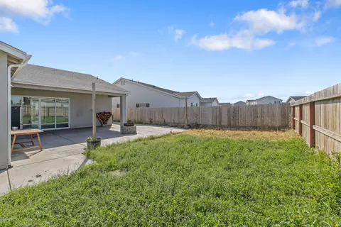 Exterior - 324 E Newton Ave, Visalia, CA 93291 photo 14 of 14