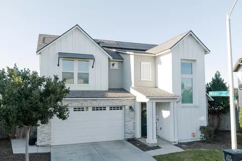 4407 S Ernest St, Visalia, CA 93277