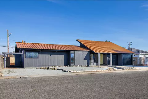 1812 S Bardo St, Visalia, CA 93277