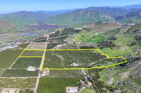32204 Rd 248, Lemon Cove, CA 93244