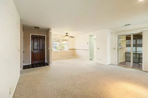 Living - 812 Woods Pl, Exeter, CA 93221 photo 5 of 6