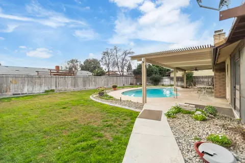 Exterior - 812 Woods Pl, Exeter, CA 93221 photo 10 of 12