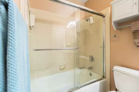 Bath - 812 Woods Pl, Exeter, CA 93221 photo 4 of 4