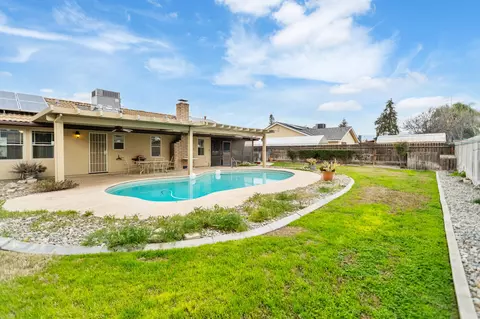 Exterior - 812 Woods Pl, Exeter, CA 93221 photo 9 of 12