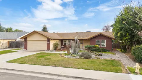 Exterior - 812 Woods Pl, Exeter, CA 93221 photo 5 of 12