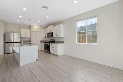 3516 E Seeger Ave, Visalia, CA 93292 photo 17