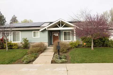 2623 S Silvervale St, Visalia, CA 93277