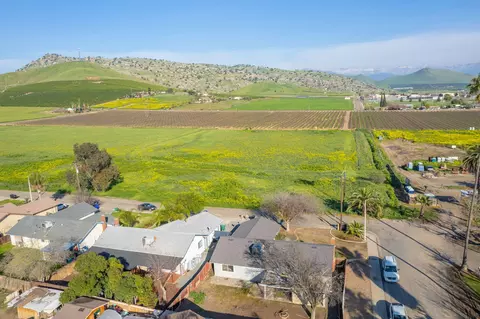 221 N Hillcrest St, Porterville, CA 93257