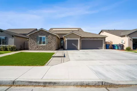 2090 Chancellor Ave, Tulare, CA 93274