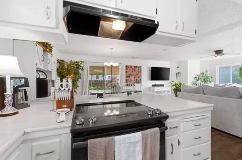 Kitchen - 195 E Sandra Ave, Tulare, CA 93274 photo 4 of 4