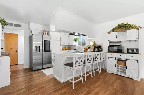Kitchen - 195 E Sandra Ave, Tulare, CA 93274 photo 1 of 4
