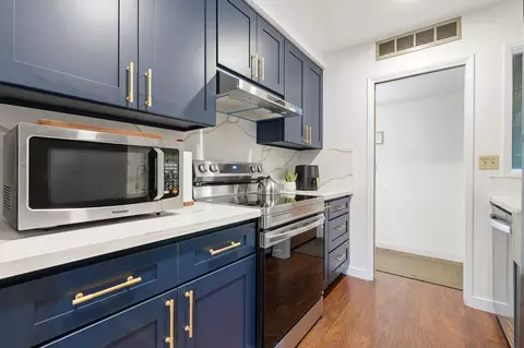 Kitchen - 43617 N Fork Dr, Three Rivers, CA 93271 photo 1 of 3