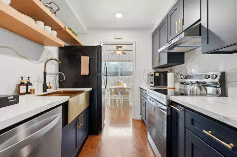 Kitchen - 43617 N Fork Dr, Three Rivers, CA 93271 photo 2 of 3