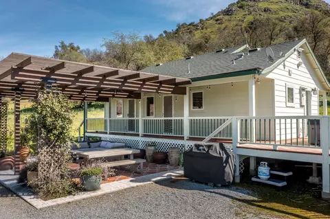 Exterior - 42148 S Fork Dr, Three Rivers, CA 93271 photo 2 of 9