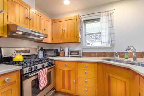 Kitchen - 42148 S Fork Dr, Three Rivers, CA 93271 photo 2 of 2
