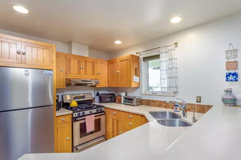 Kitchen - 42148 S Fork Dr, Three Rivers, CA 93271 photo 1 of 2