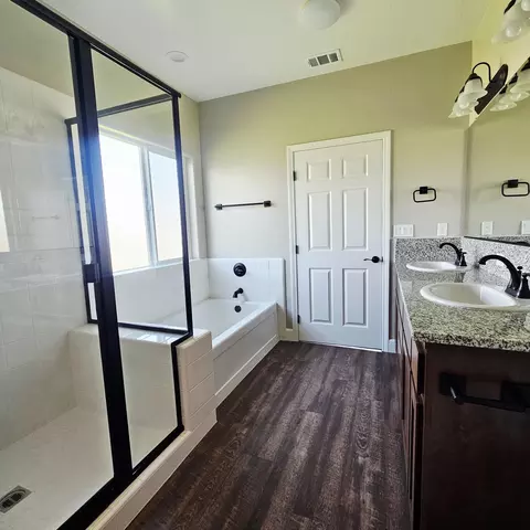 1009 E Harter Dr, Visalia, CA 93292 photo 10
