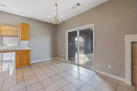 Entry Way - 741 Bender Ct, Tulare, CA 93274 photo 3 of 6