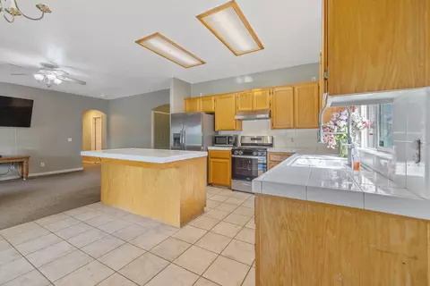Kitchen - 741 Bender Ct, Tulare, CA 93274 photo 3 of 5