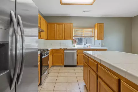 Kitchen - 741 Bender Ct, Tulare, CA 93274 photo 4 of 5
