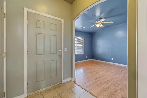 Entry Way - 741 Bender Ct, Tulare, CA 93274 photo 2 of 6