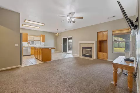 Living - 741 Bender Ct, Tulare, CA 93274 photo 4 of 6