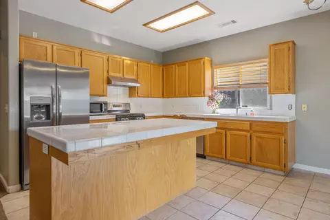 Kitchen - 741 Bender Ct, Tulare, CA 93274 photo 1 of 5
