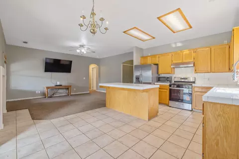 Kitchen - 741 Bender Ct, Tulare, CA 93274 photo 5 of 5
