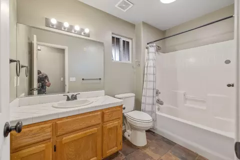 Bath - 741 Bender Ct, Tulare, CA 93274 photo 1 of 2