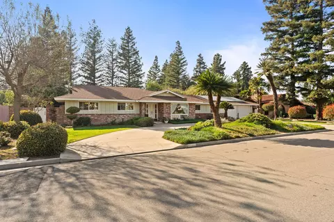 1113 N Manor Dr, Tulare, CA 93274