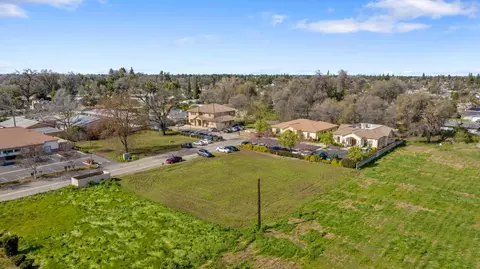 4232 W Mineral King Ave, Visalia, CA 93291