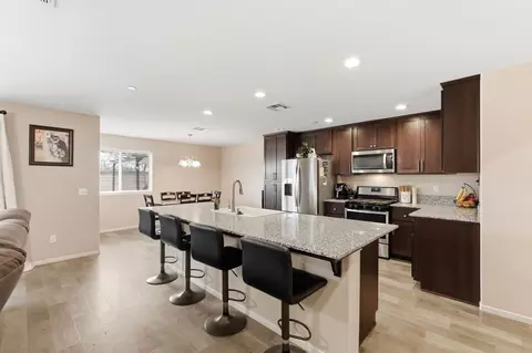 Kitchen - 2201 E Delta Ct, Visalia, CA 93292 photo 2 of 4