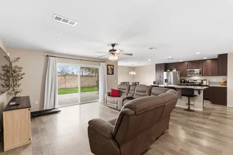 Entry Way - 2201 E Delta Ct, Visalia, CA 93292 photo 3 of 3