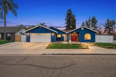 1582 E Ben Franklin Ave, Tulare, CA 93274