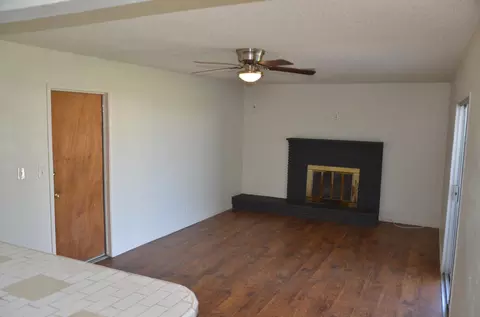 Living - 1410 W Bush St, Lemoore, CA 93245 photo 3 of 4